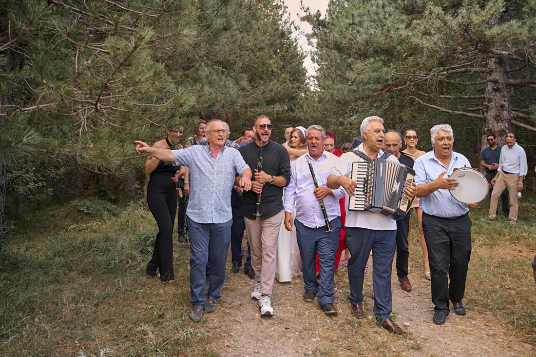 Ταξίαρχος & Έλενα - Pindos Resort, Kρανι : Real Wedding by Ioanna Melissinou Photography