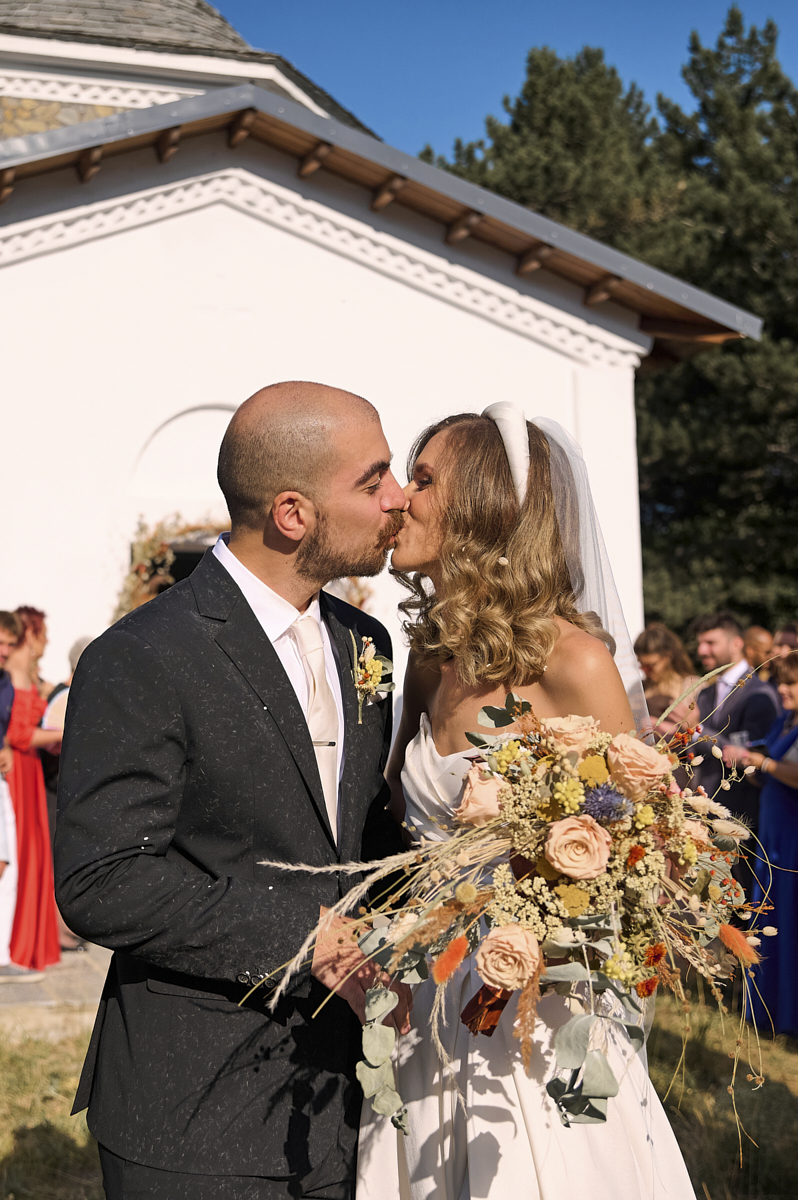 Ταξίαρχος & Έλενα - Pindos Resort, Kρανι : Real Wedding by Ioanna Melissinou Photography